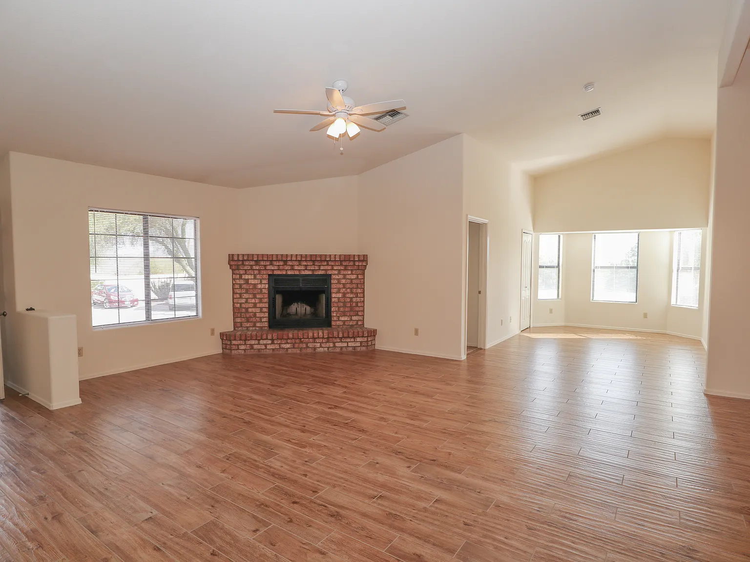 3 BR-Pool-Mtn Views! — Photo 3