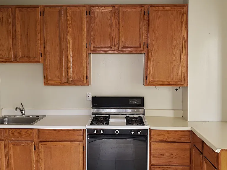 426 Fell St — Photo 8