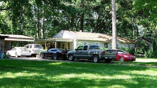 2nd image of 121 Stokes Robertson Rd
