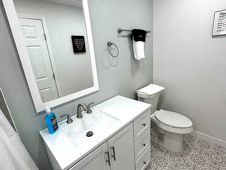 Full Bathroom