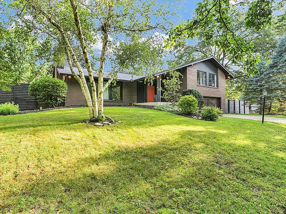 2nd image of 1103 Harrington Dr