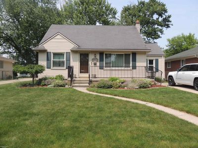 21801 Lakeland St, Saint Clair Shores, MI, 48081