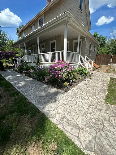 567 Thacher St #2 Photo 1