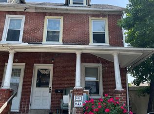 241 E County Line Rd, Ardmore, PA 19003