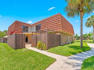 8421 Boca Rio Dr, Boca Raton, FL 33433