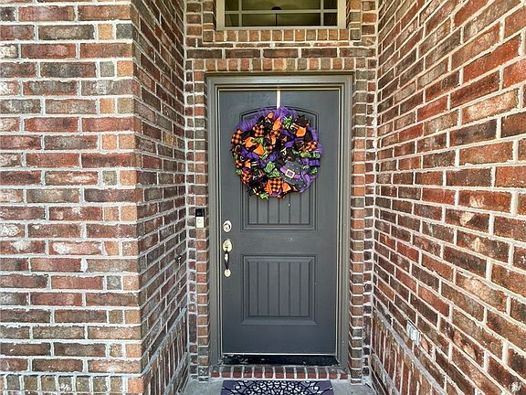 3rd image of 6007 W Woodbine Dr