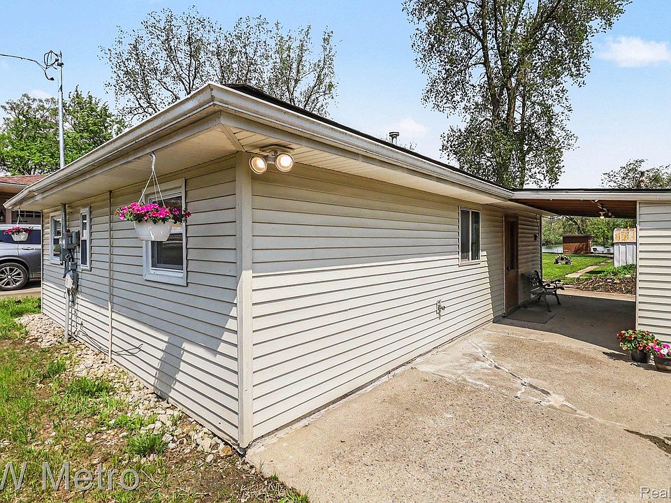 657 Dunleavy Dr, photo 3