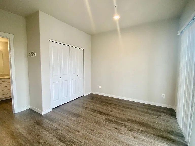 809 S Emerson St — Photo 7