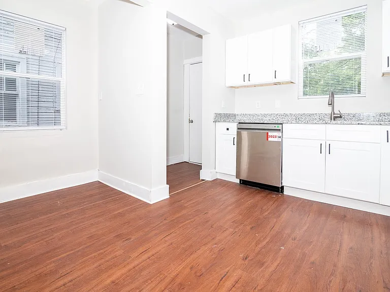 1157 Linwood Ave — Photo 10