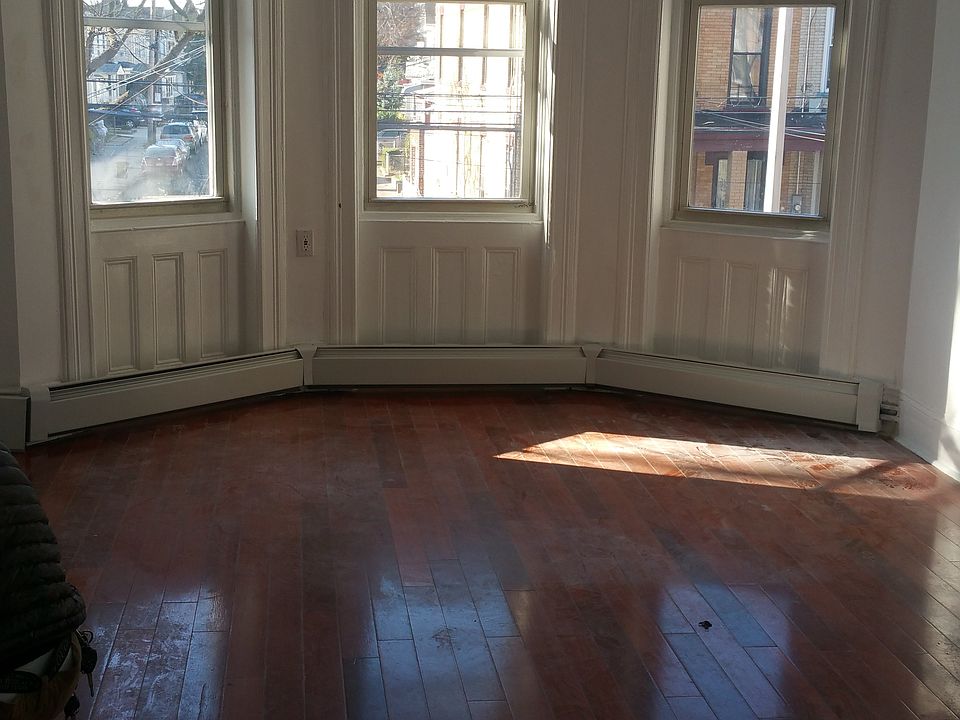2nd image of 8721 85th St
