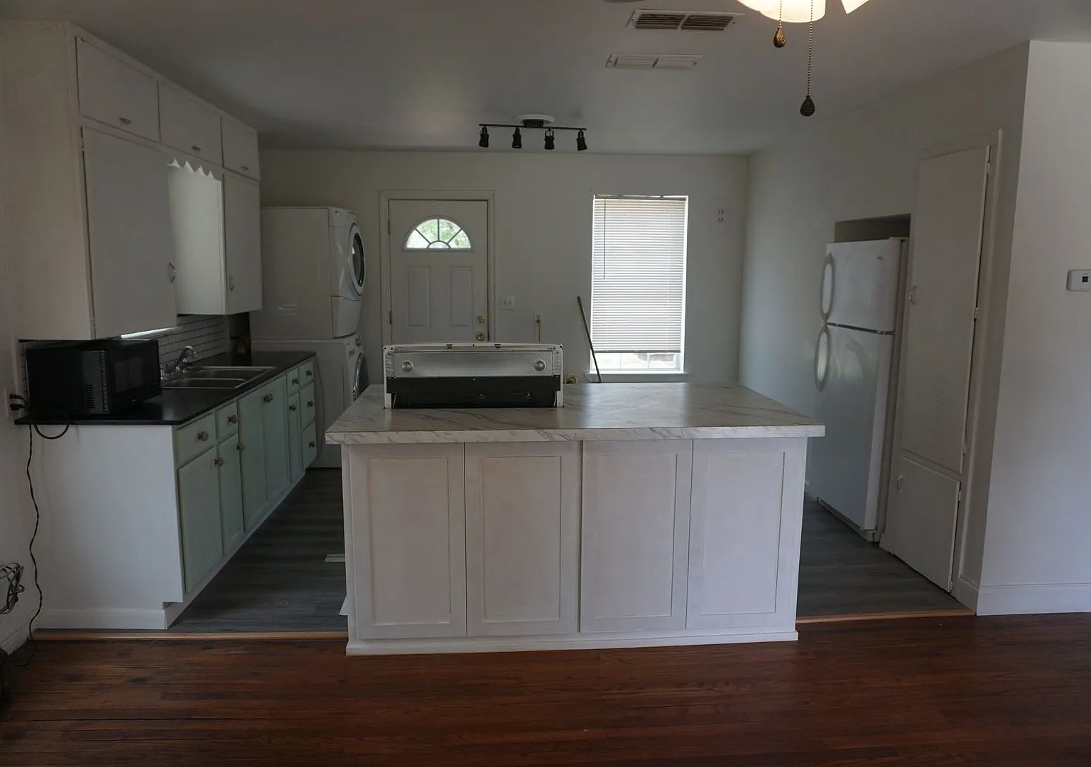 2808 37th- Updated 2/1 — Photo 3