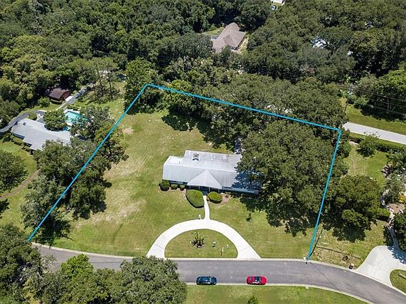 2nd image of 1771 Royal Oak Pl W