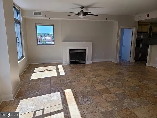 2 bed, 1772 sqft, $3,900 — Photo 2