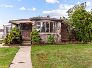 18272 Oak Ave, Eastpointe, MI 48021