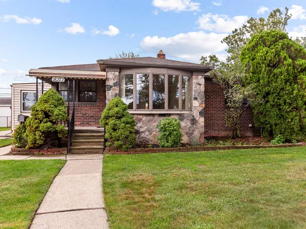18272 Oak Ave, Eastpointe, MI 48021