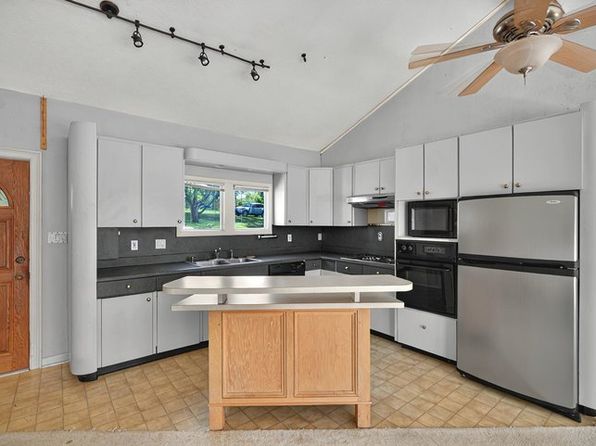 1105 Prater Ln, Townville, SC 29689