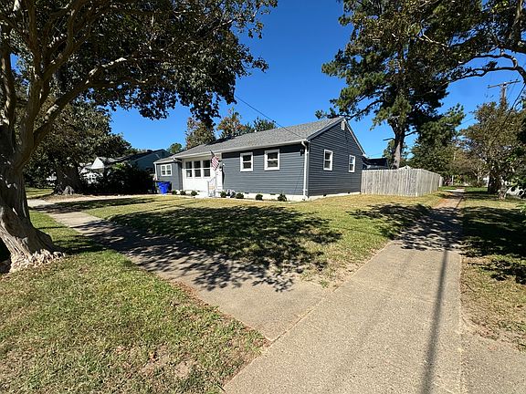 3rd image of 1626 Ara St