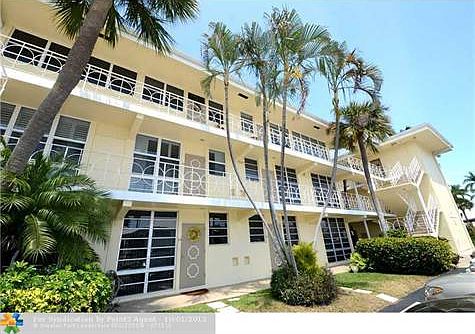 2nd image of 2727 Yacht Club Blvd APT 2D