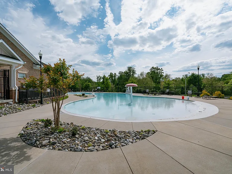5004 Forest Pines Dr — Photo 52