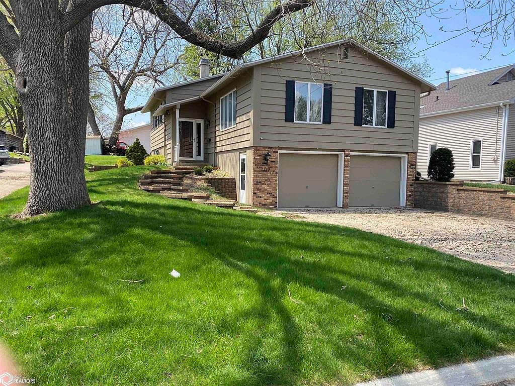 209 N 11th St, Clear Lake, IA 50428 Zillow