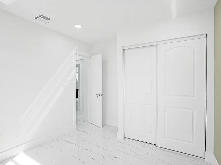 1437 SW 1st Ave — Photo 14