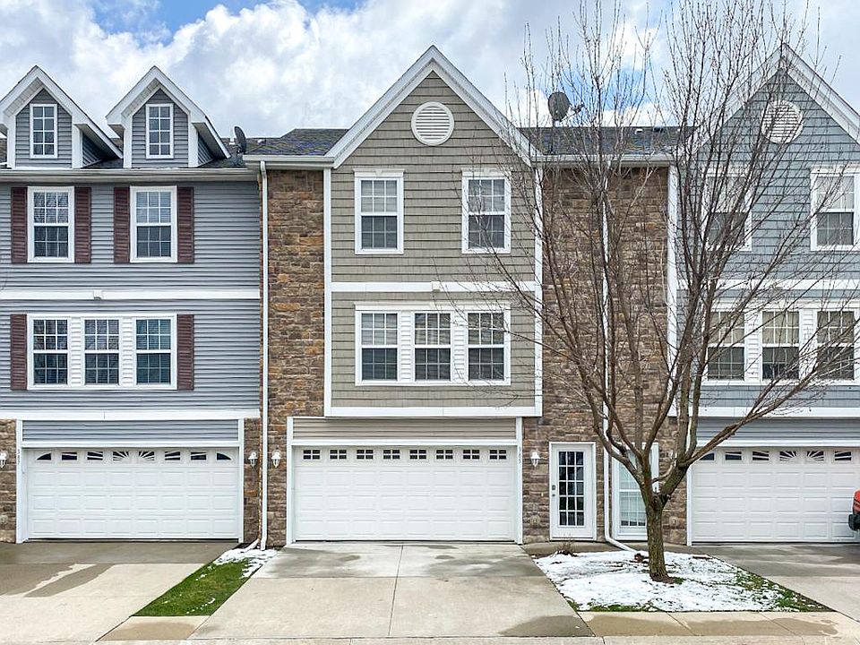 1st image of 305 NE Olivewood