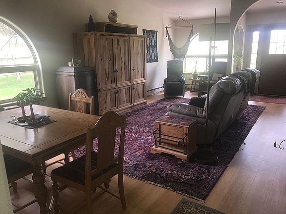  Family room/dining room 