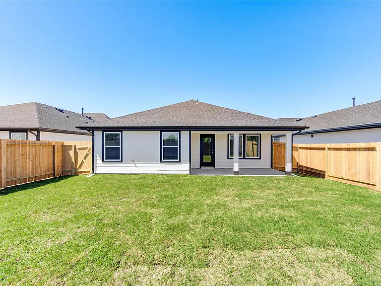 8038 Tropea Dr — Photo 34