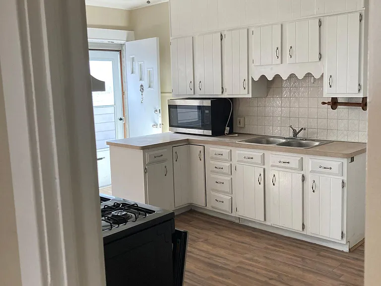 Kitchen Photo 3