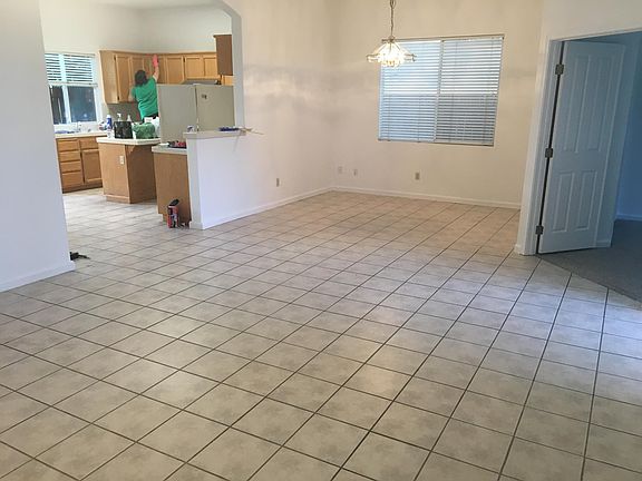 5th image of 568 Crestfield Cir