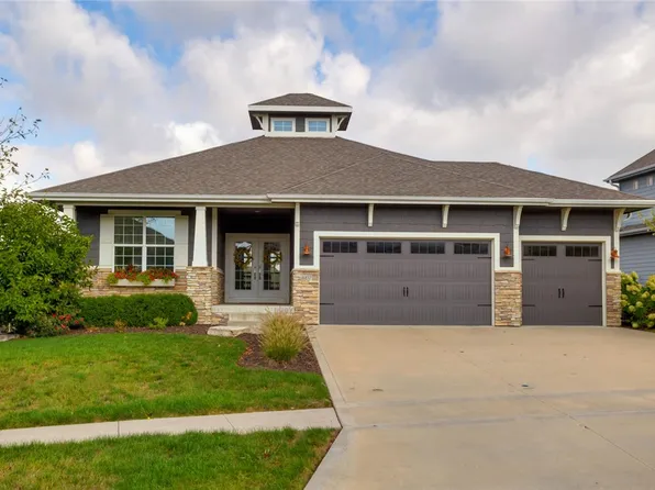 16837 Prairie Dr, Clive, IA 50325