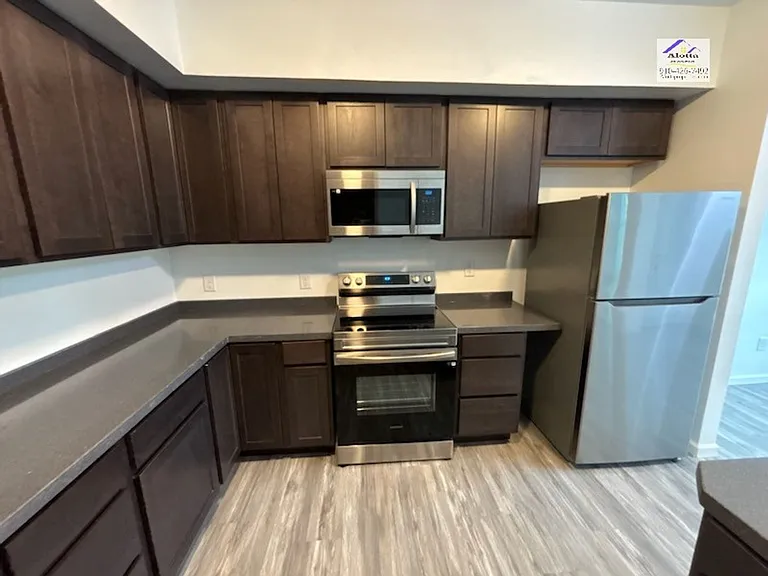273 Brewster Dr — Photo 6
