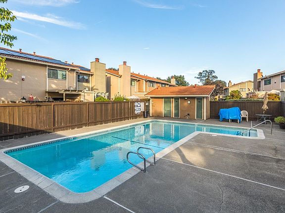 2nd image of 2529 Vallejo Street