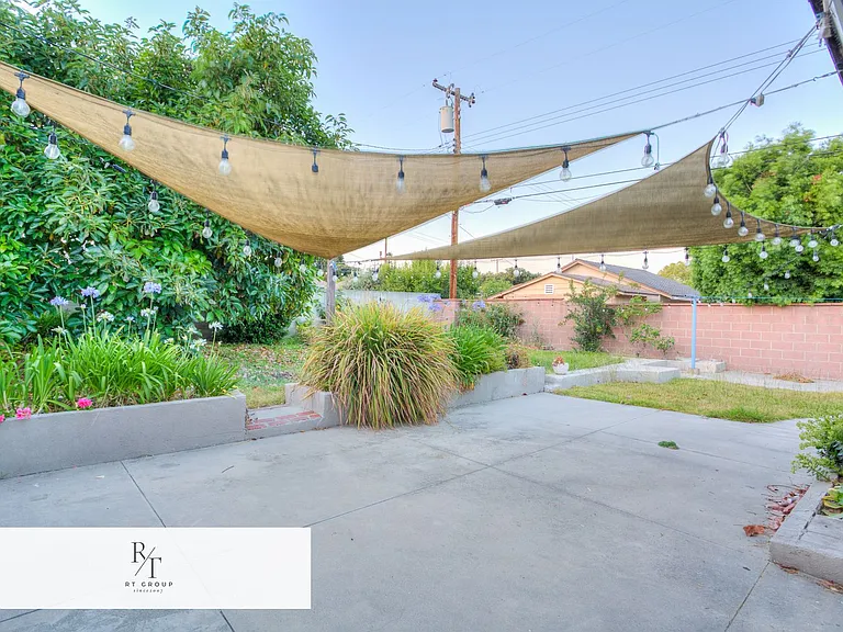 1112 Riedel Ave — Photo 32