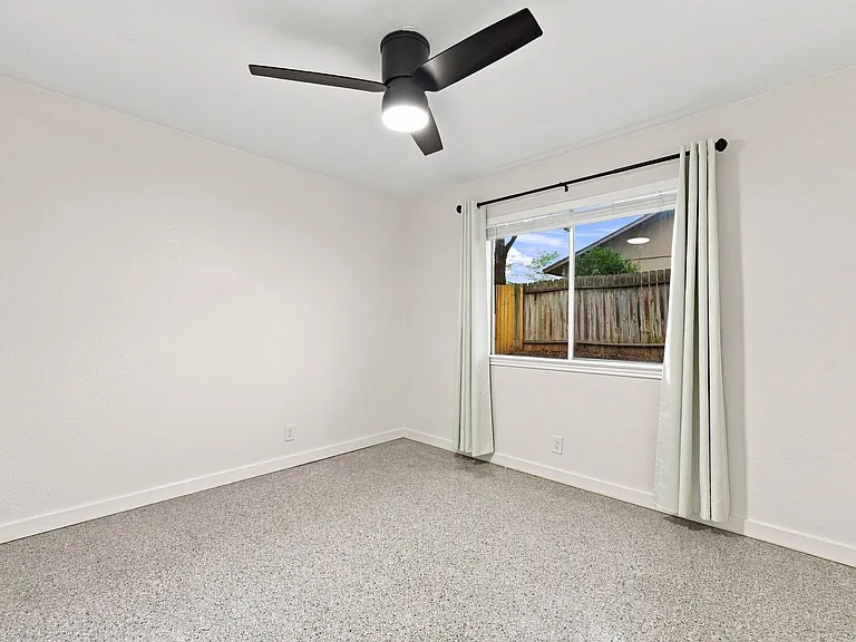 12225 Ridge Crown St — Photo 13