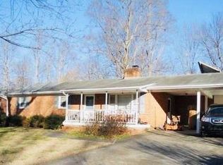 1113 Tommys Lake Rd, Winston Salem, NC 27105
