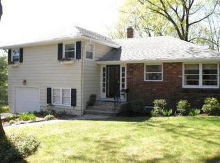 26 Woodlawn Dr, Morristown, NJ 07960