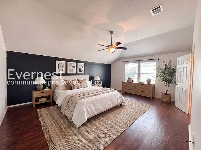 3 bed, 2.5 bath, 2139 sqft, $2,250 — Photo 4