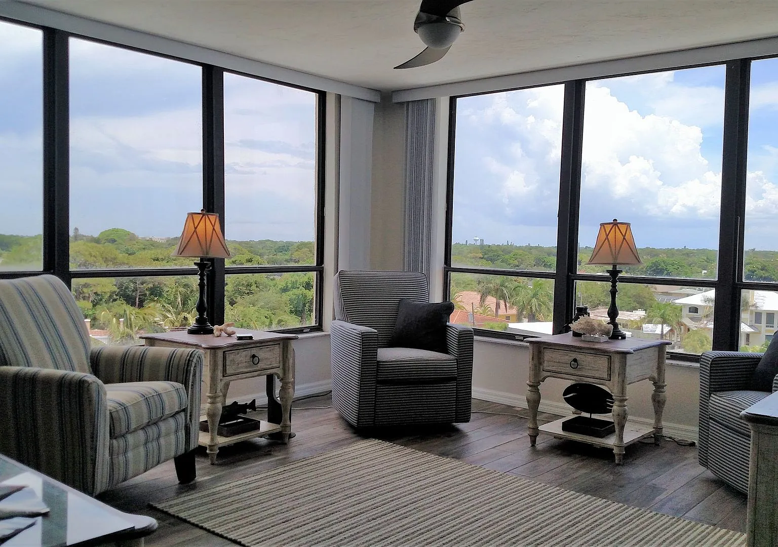 Seasonal Short-Term 2-Bedroom 2-Bathroom Condo located on Venice Island! — Photo 3