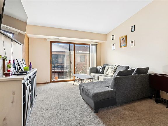 5th image of 8426 W Catalpa Ave Unit 403