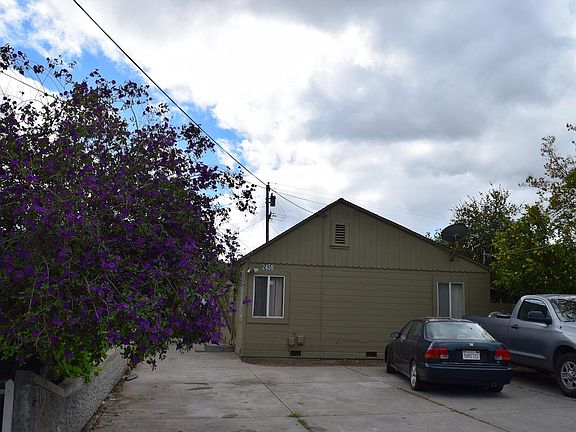 5th image of 2456 Summer St