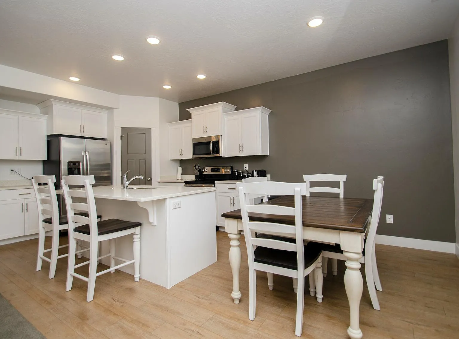 4512 S Haven Creek Rd — Photo 2