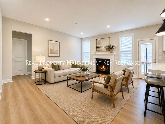 3rd image of 105 Cryer Dr