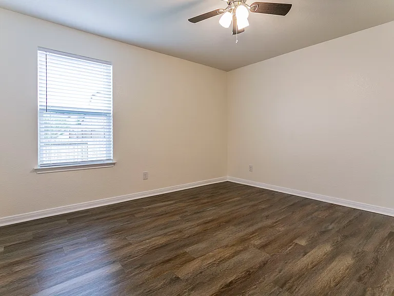 211 Azalea Way — Photo 22