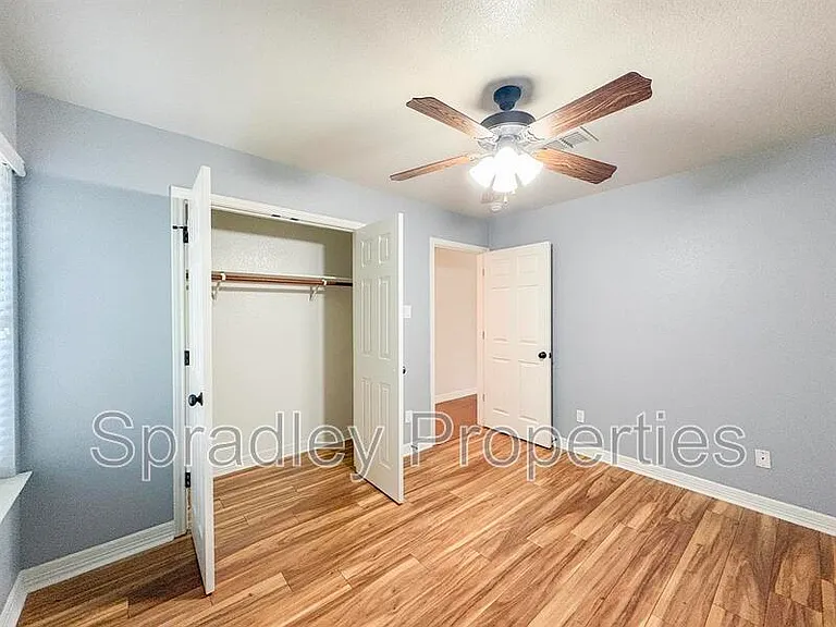 4905 Citrine Dr — Photo 7