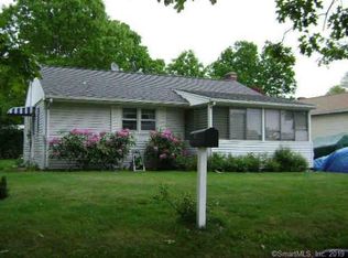 32 Prospect St, Old Lyme, CT 06371