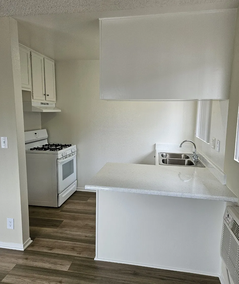 Studio, 450 sqft, $1,795 — Photo 1