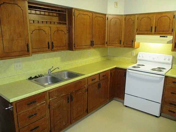 2nd image of 24163 Oak Ct