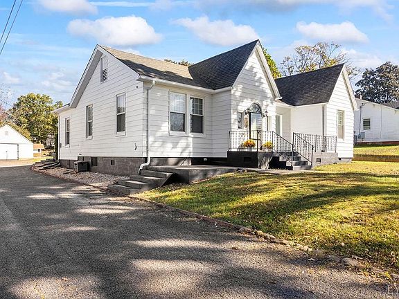 3rd image of 140 Grove Ave