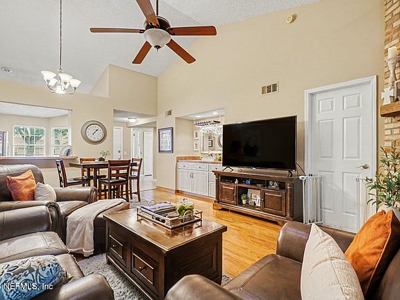 3rd image of 4564 WANDERING OAKS Court